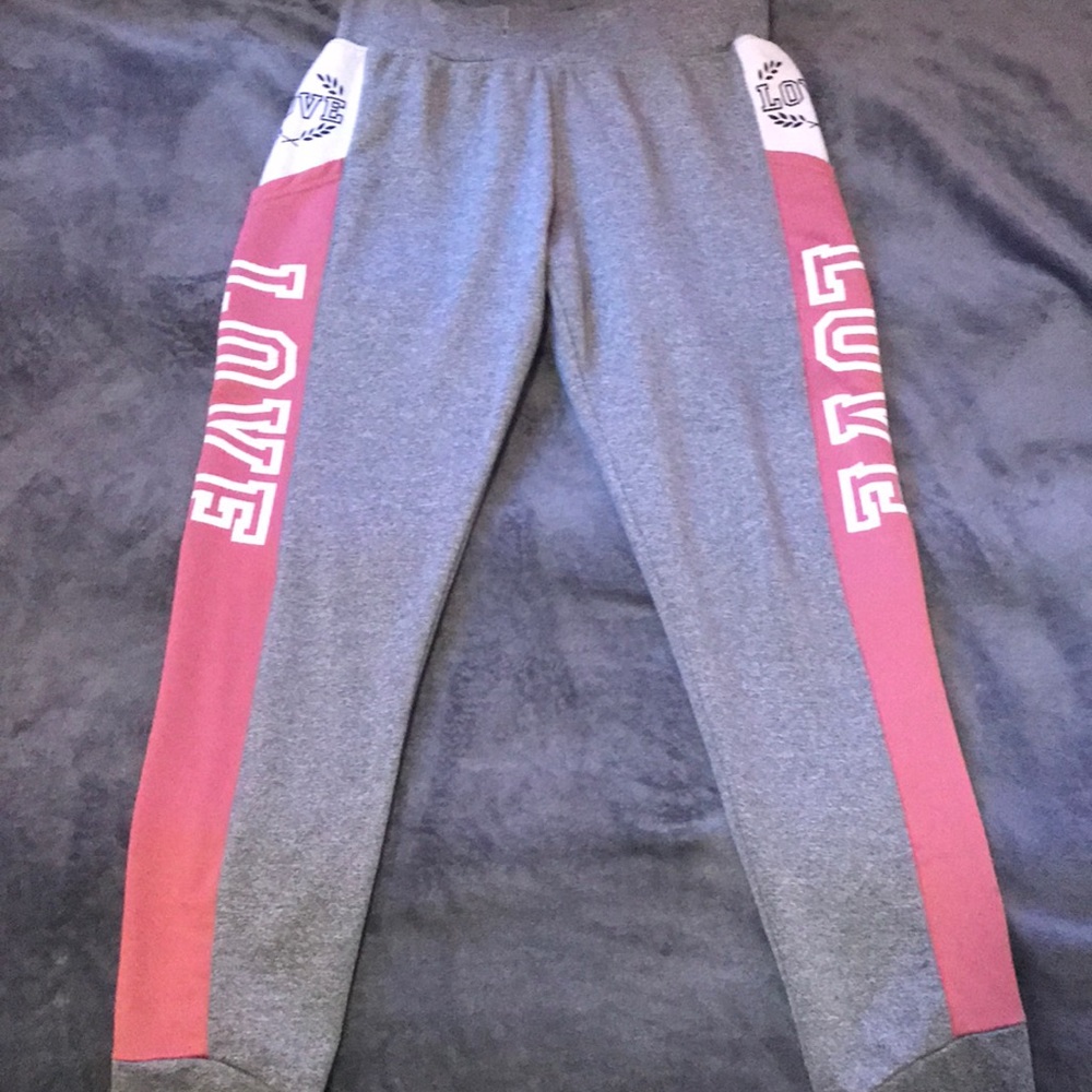 gray leggings